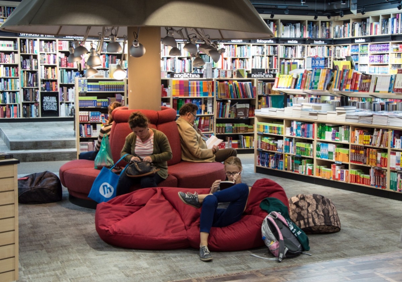 vente-CHATEAUDOUBLE-min_books_bookstore_book_reader_readers_reading_shop_sale_books-849006